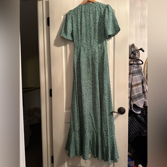 Socialite Printed Ruffle Dress - Picture 11 of 12